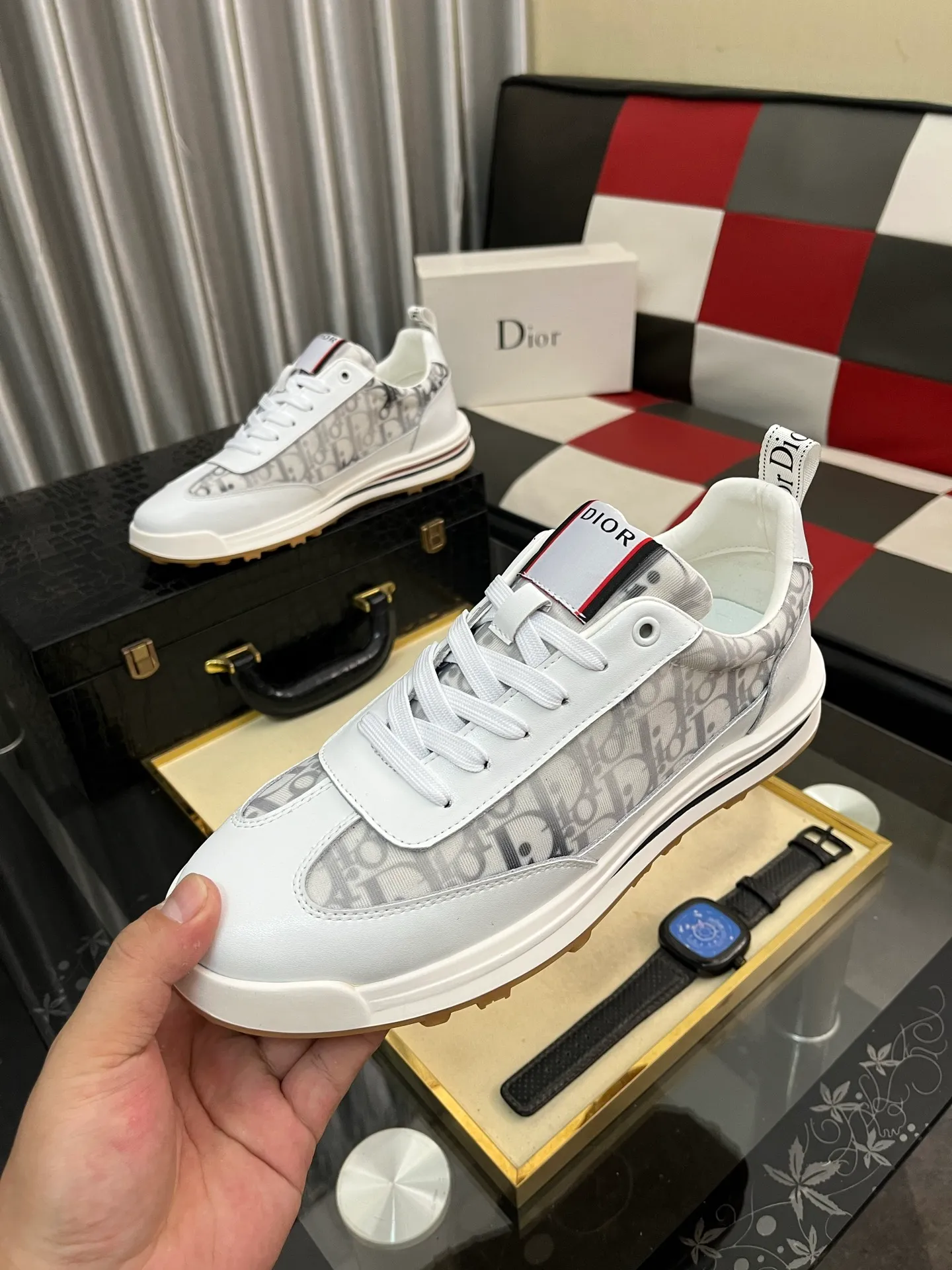 Men's shoes💰420⌚️⌚️[Dior] Dior's new men's genuine leather casual shoes, the highest version on the market, any comparison is welcome🆚! The original leather has excellent texture and is super high-end! Fetal sheep net lining imported from Italy, removable pad! Luxurious materials and fine workmanship, highly recommended! Code number: 38-443️⃣Colors available